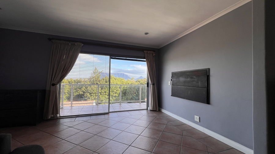 4 Bedroom Property for Sale in Flamingo Vlei Western Cape